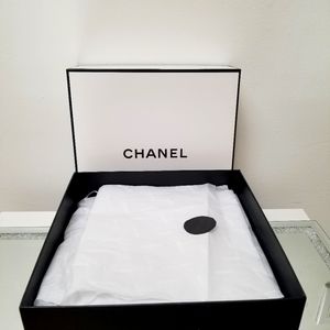 Chanel gift empty box